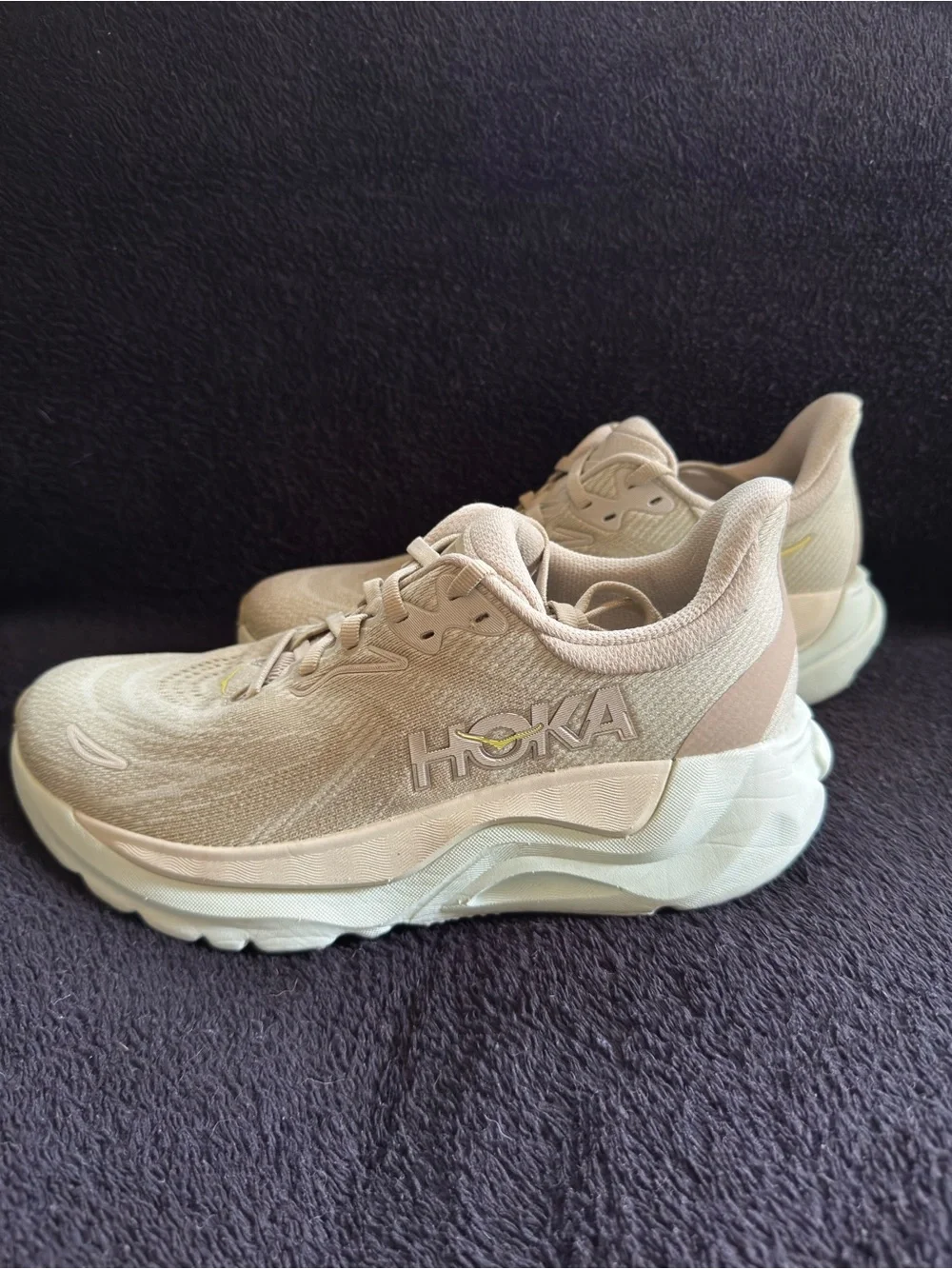 Hoka Arahi 8 women’s shoe